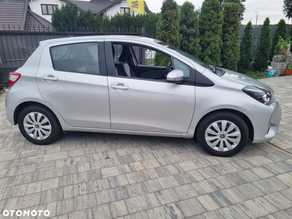 Toyota Yaris 1.5 Premium - 23