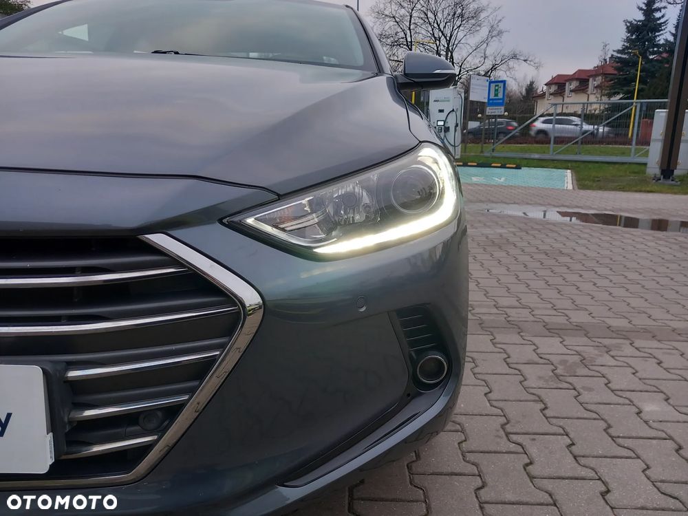 Hyundai Elantra 1.6 CRDi BlueDrive Style DCT - 29