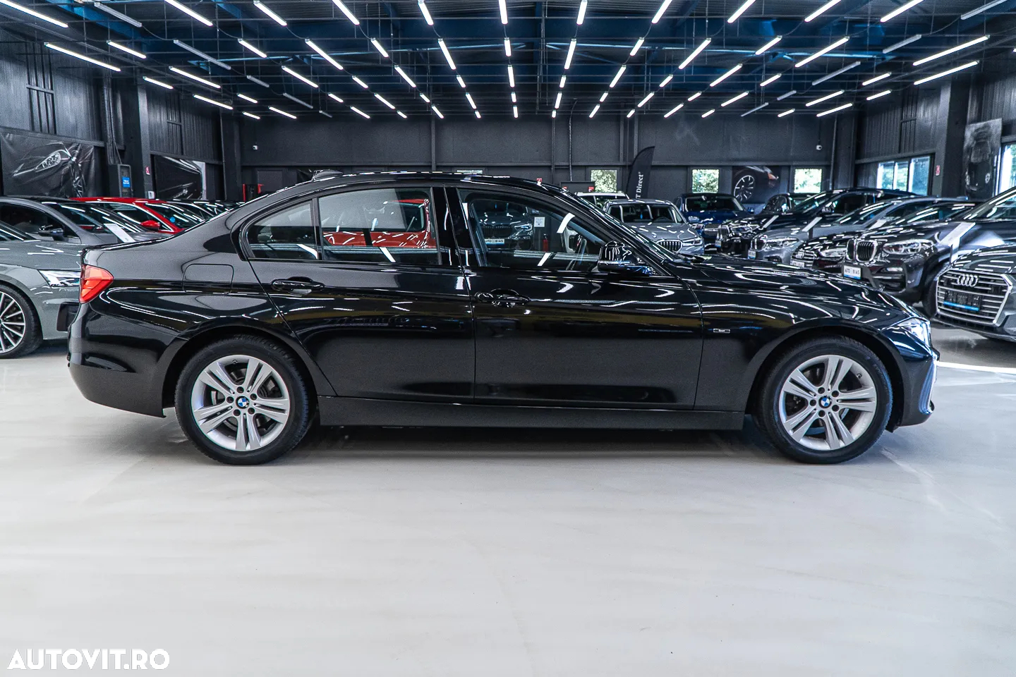 BMW Seria 3 318d Sport Line - 19