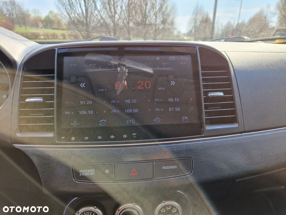 Mitsubishi Lancer 1.5 Inform - 6