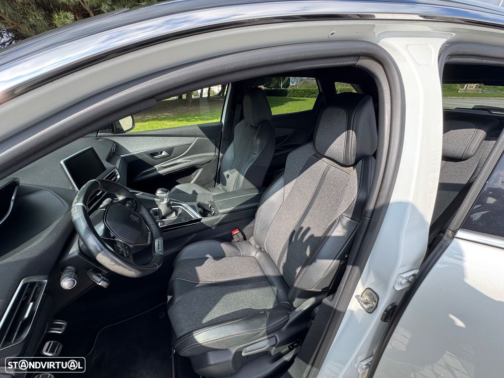 Peugeot 3008 1.2 PureTech GT Line - 4
