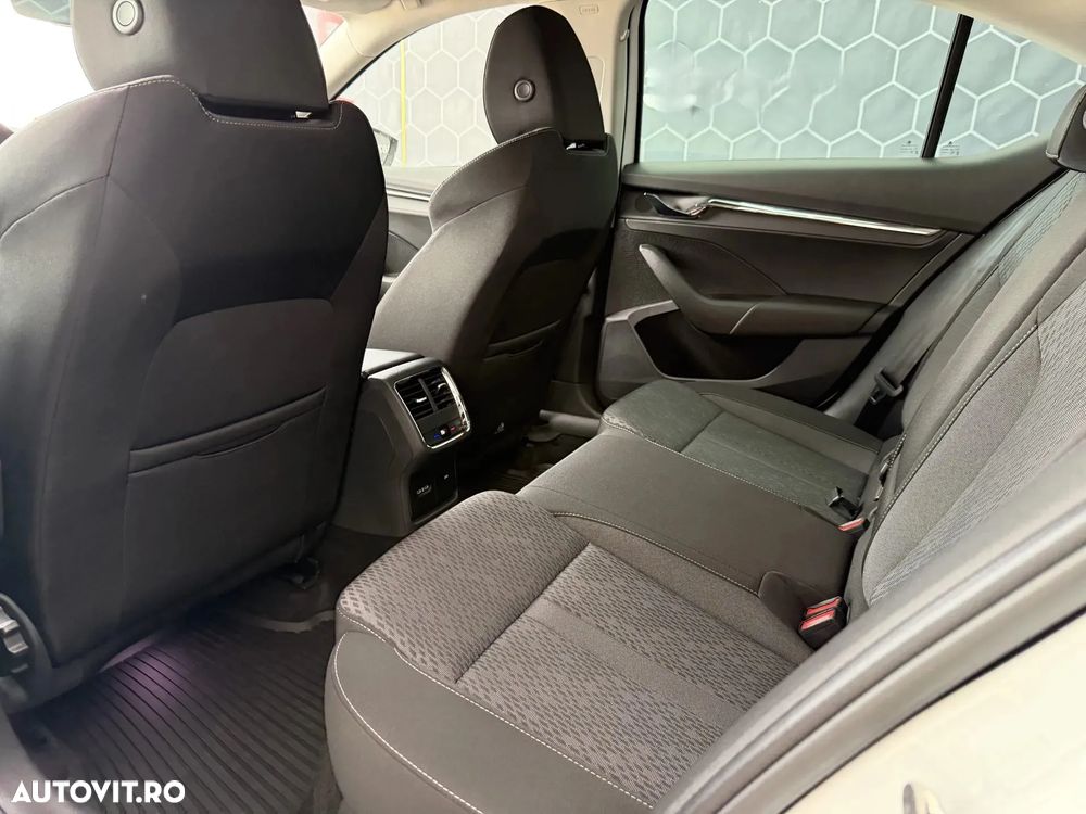 Skoda Octavia 1.5 TSI DSG MHEV Ambition - 10