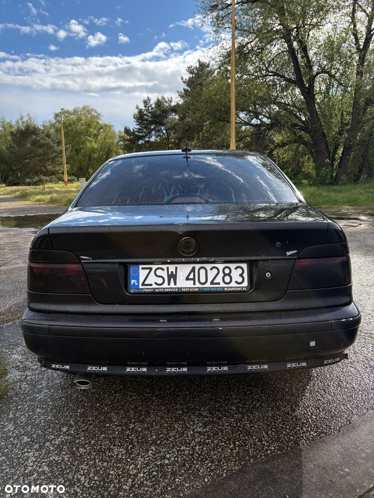BMW Seria 5 520i - 10