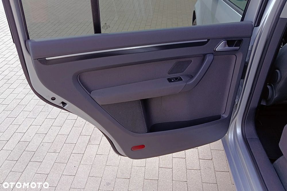 Volkswagen Touran 2.0 TDI DPF Comfortline - 30
