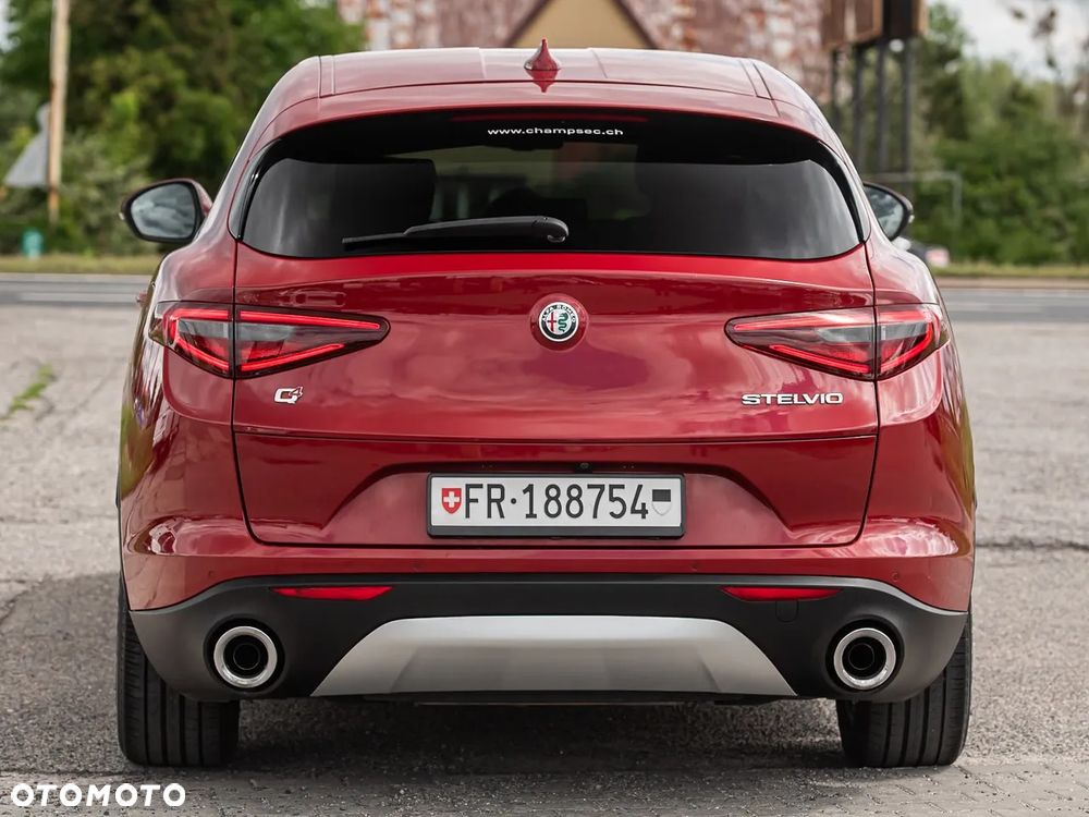 Alfa Romeo Stelvio - 11