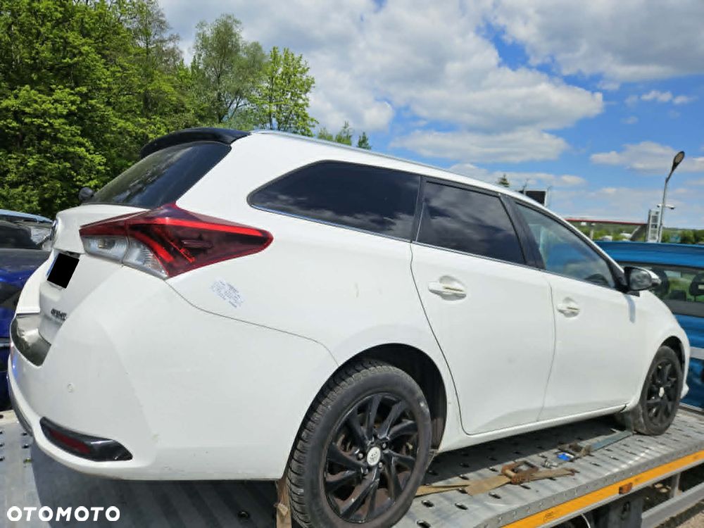 Toyota Auris 1.8 HSD Luna - 2