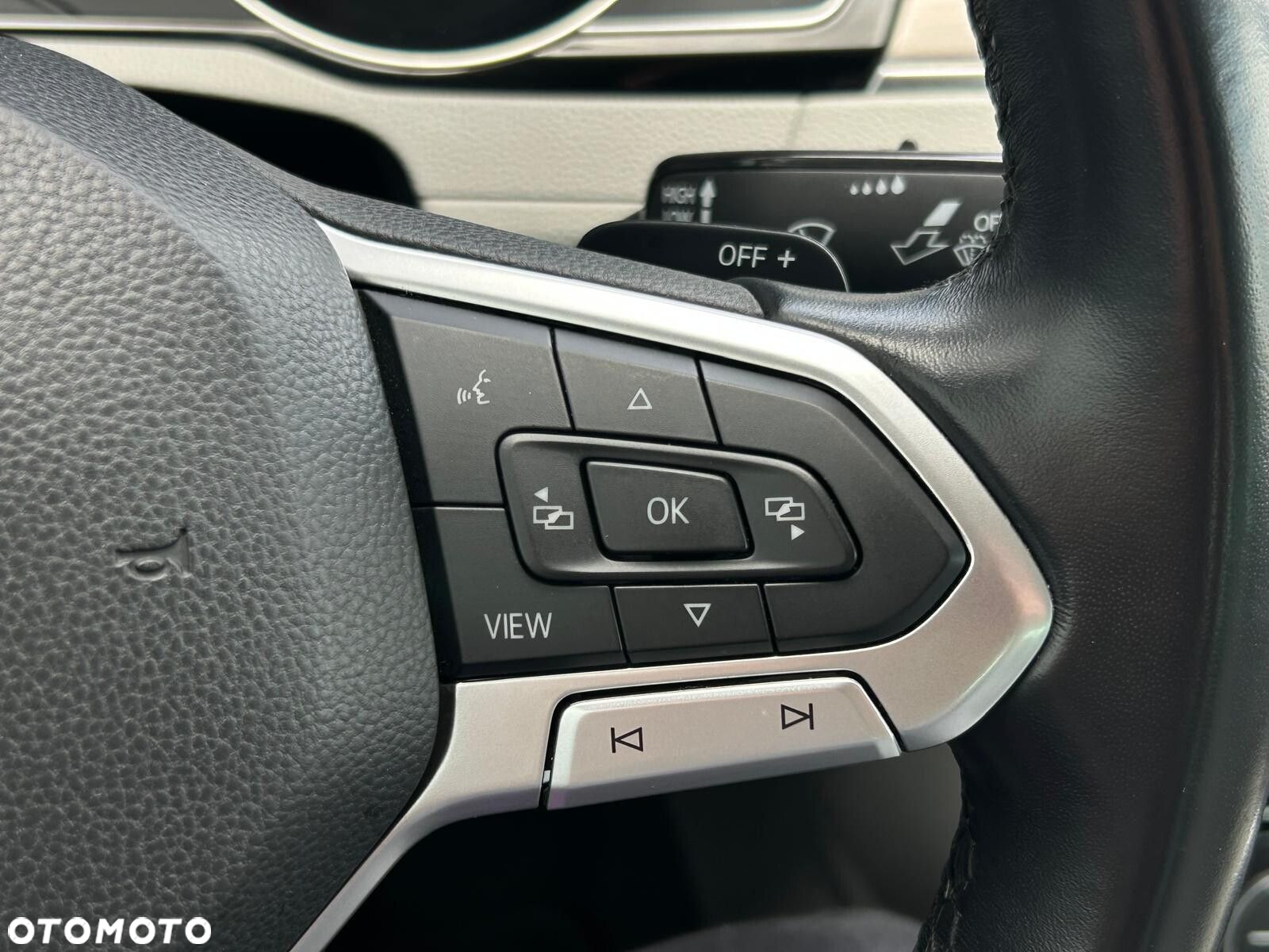 Volkswagen Passat 2.0 TDI 4Mot Elegance DSG - 23