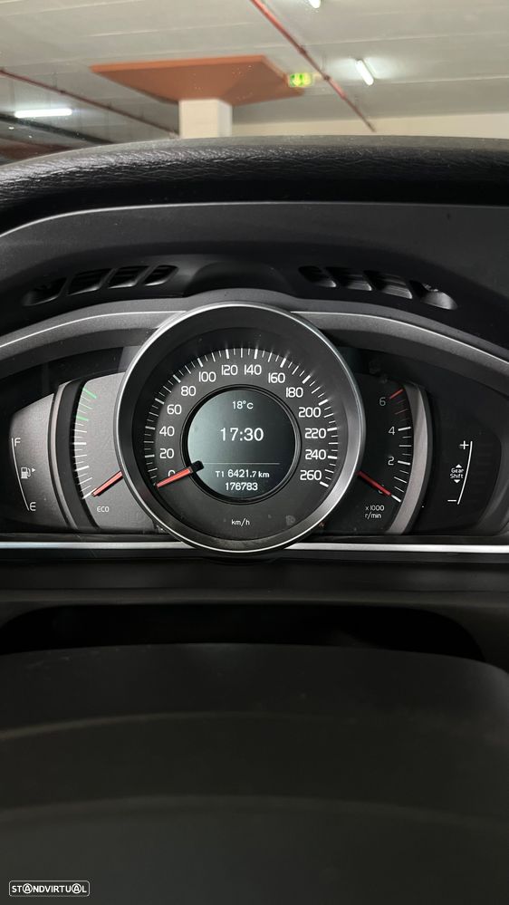Volvo V40 D2 - 8
