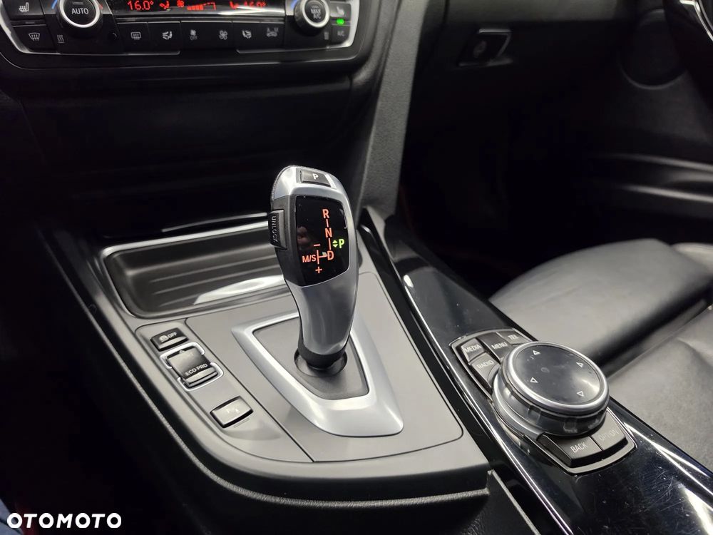BMW Seria 3 316i Sport Line - 38