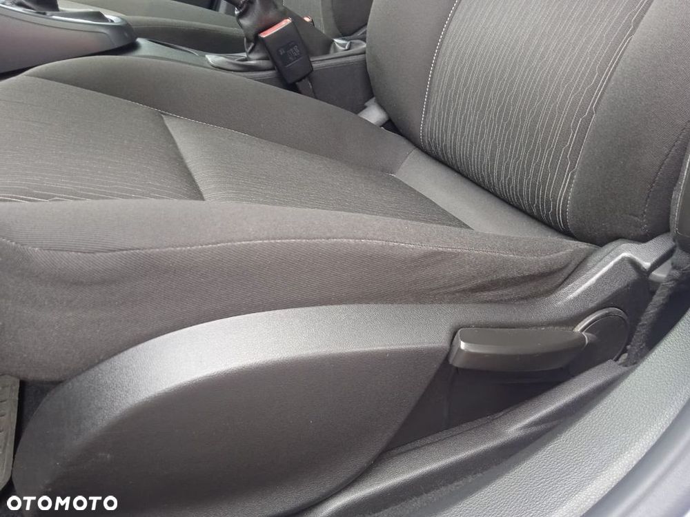 Opel Astra 1.4 T Enjoy - 30