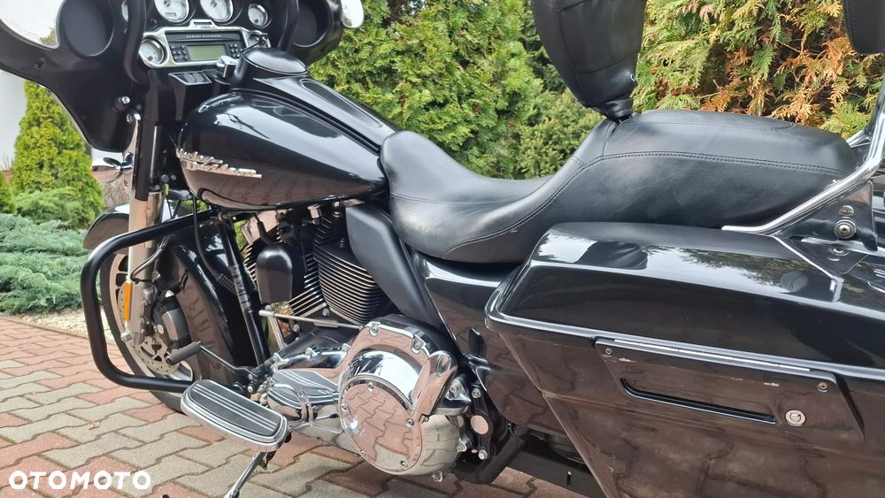 Harley-Davidson Touring Street Glide - 18