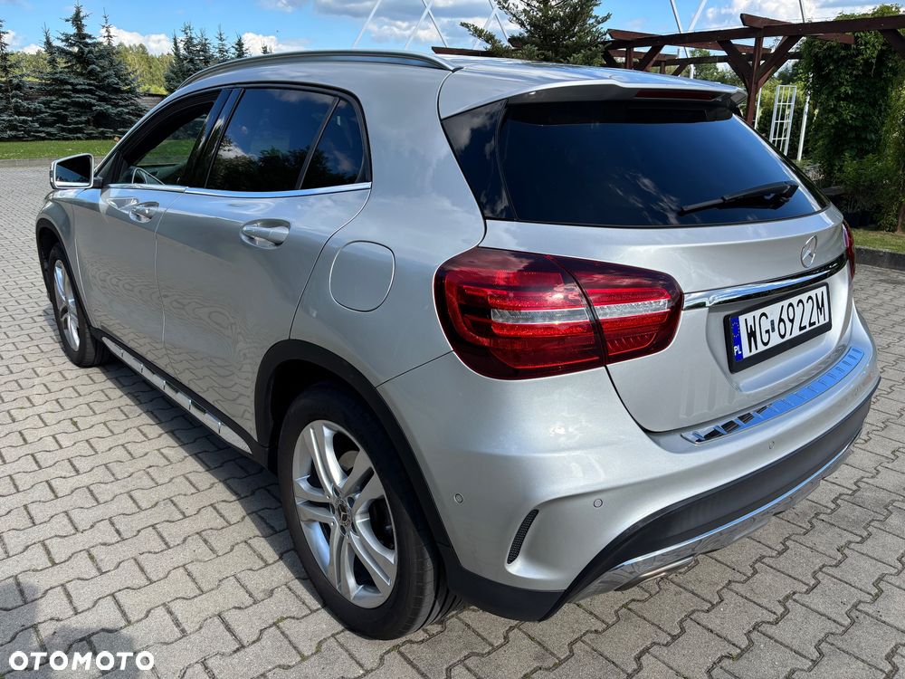 Mercedes-Benz GLA 250 4Matic 7G-DCT AMG Line - 12