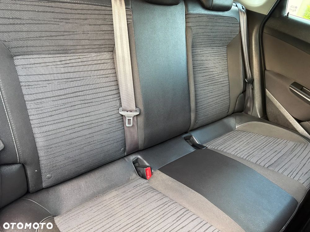 Opel Astra 1.4 Turbo Cosmo - 24
