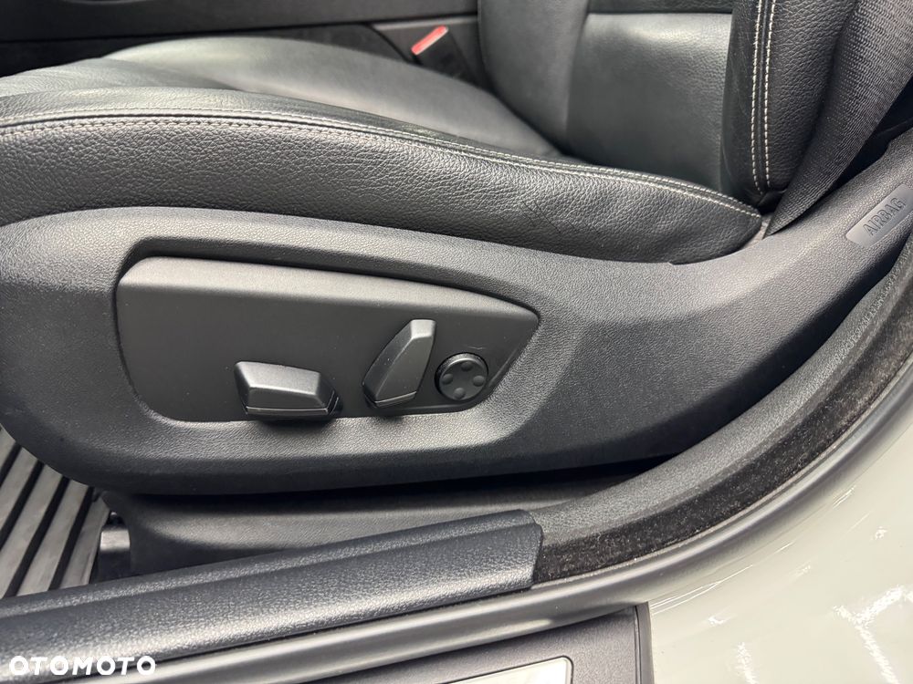 BMW Seria 5 520d Luxury Line - 30