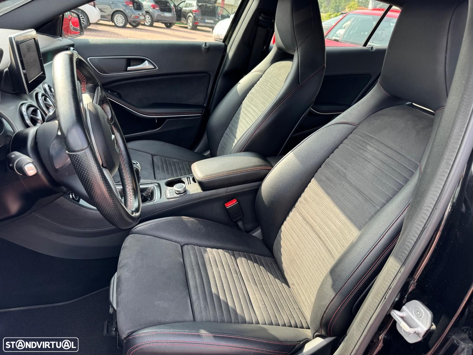 Mercedes-Benz GLA 180 CDi AMG Line - 35