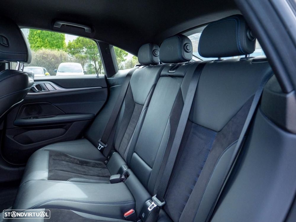 BMW i4 eDrive35 Desportiva M - 26