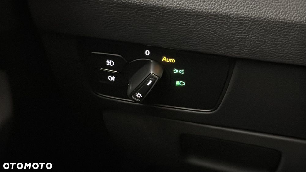 Volkswagen Passat Variant 2.0 TDI EVO Business DSG - 26