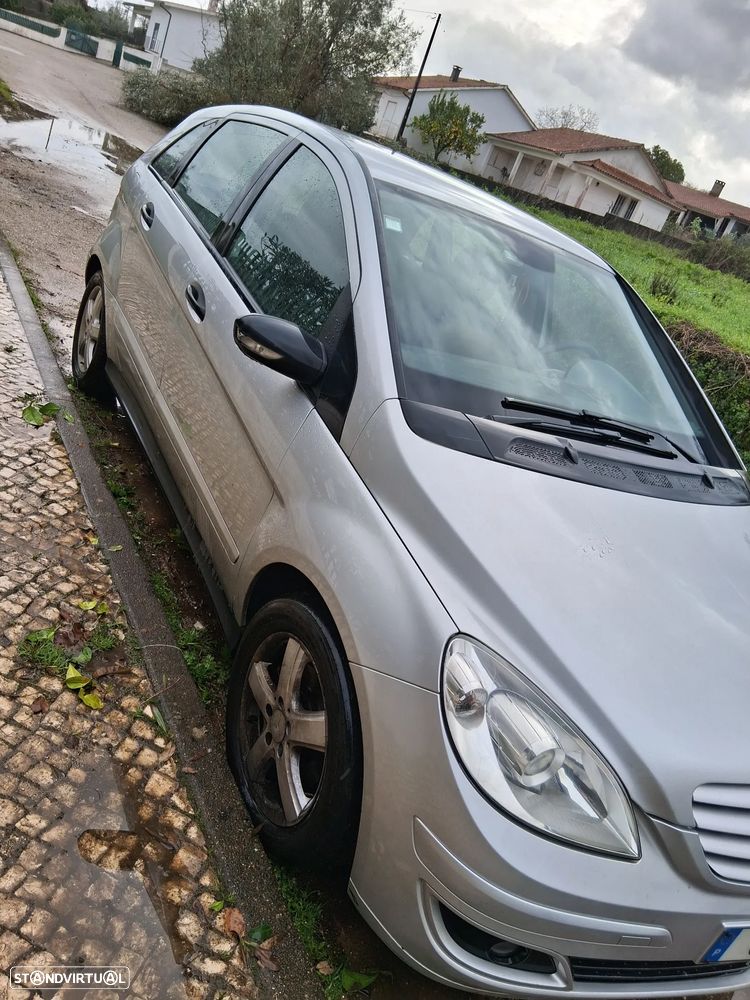 Mercedes-Benz B 180 CDI - 11