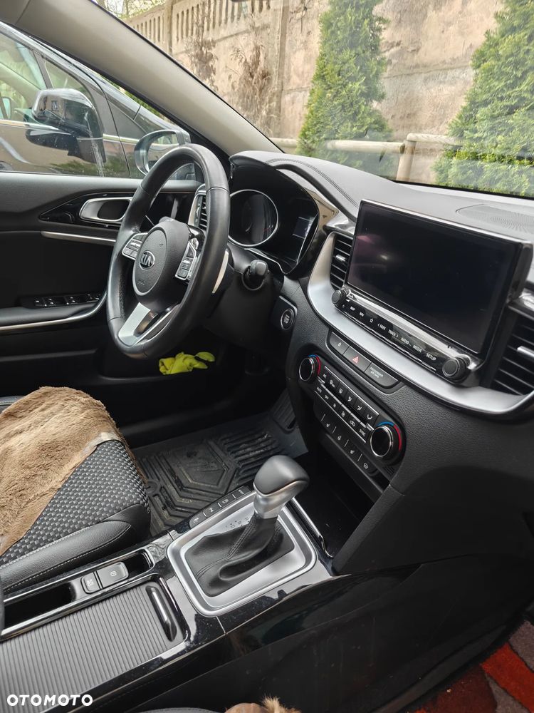 Kia XCeed 1.4 T-GDI L Business Line DCT - 17