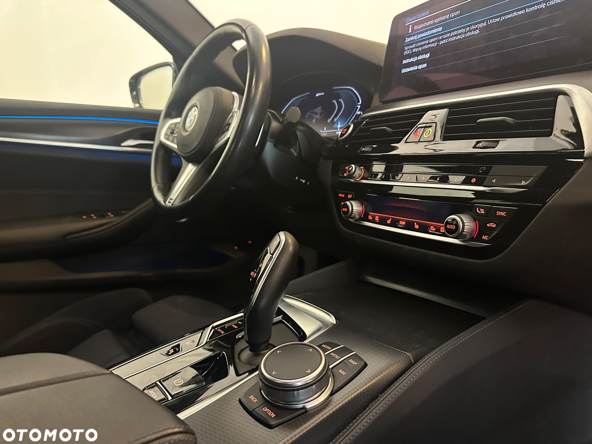 BMW Seria 5 530e M Sport sport - 38