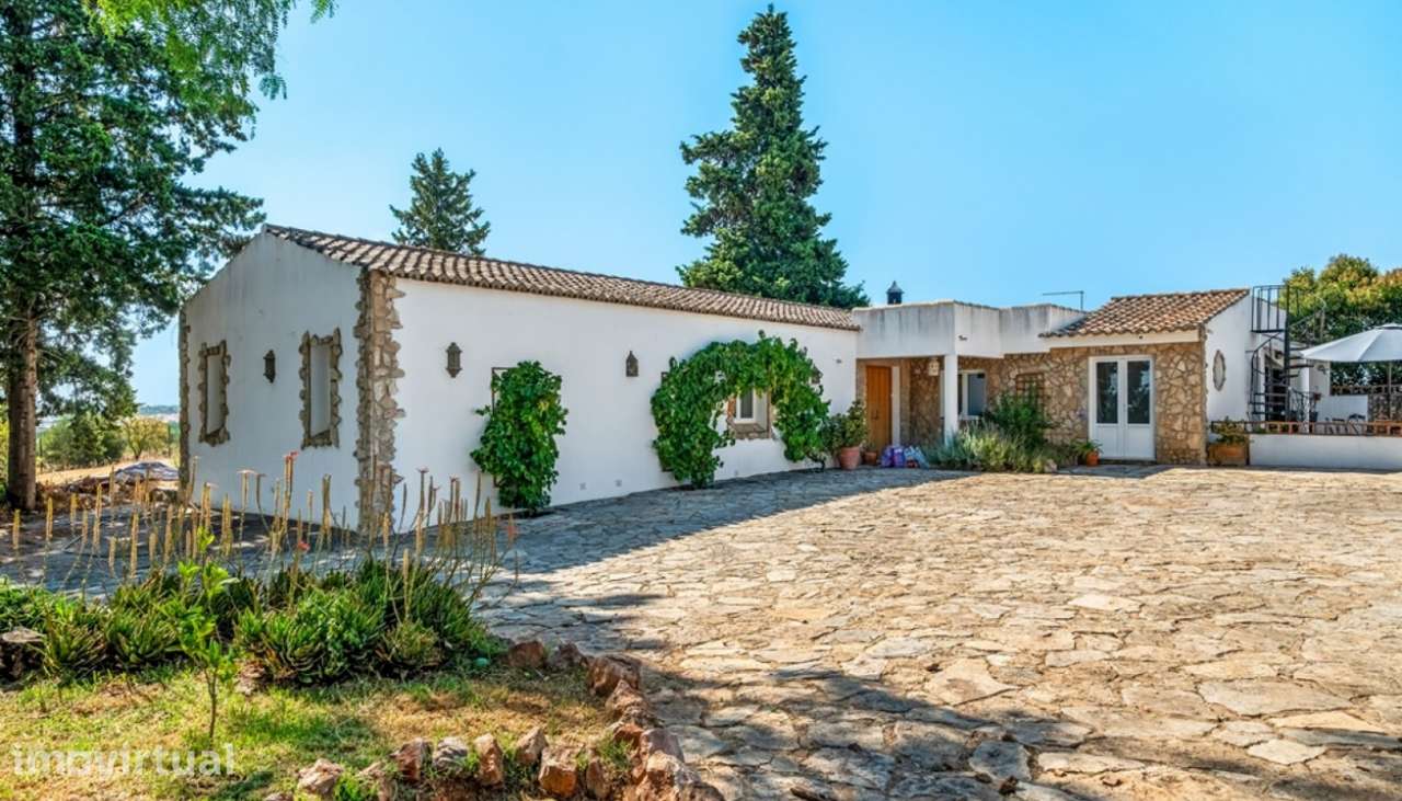 Propriedade com piscina e garagem à venda em Silves, Algarve - Grande imagem: 2/26
