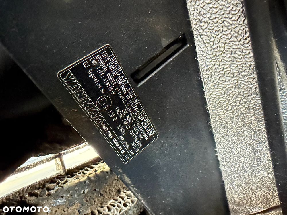 Bobcat E27z. Koparka Gąsienicowa 2,7 tony. 2024 rok. 870 mtg. Maszyna nie różni się od nowej z salonu!! Skarpówka Hydrauliczna! Pochodzi ze szkółki roślinnej z Norwegii. Zero luzów. pracowała przy krzewach!! Aktualna DEKRA dokumentacja. Silnik Yanmar! Linie Hydr. Dodatkowe. Szybkozłącze Hydr. Szybka wolna jazda. Wersja Norweska. Długie ramię. OKAZJA. Zero wycieków. Sztywna maszyna! - 13