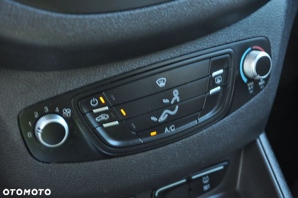 Ford Transit Courier Basis - 32
