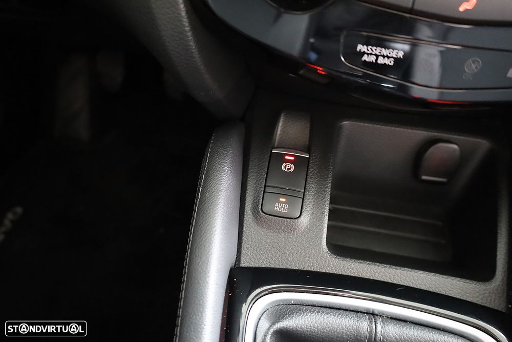 Nissan Qashqai 1.5 dCi N-Connecta J18 - 21