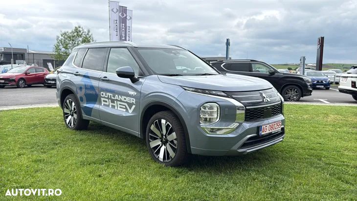 Mitsubishi Outlander 2.4 4WD Plug-In Hybrid Top - 7