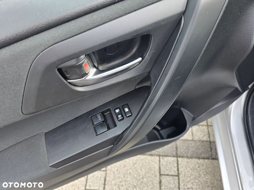 Toyota Auris 1.4 D-4D Active - 8