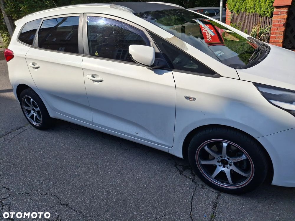 Kia Carens 1.7 CRDi Spirit - 3