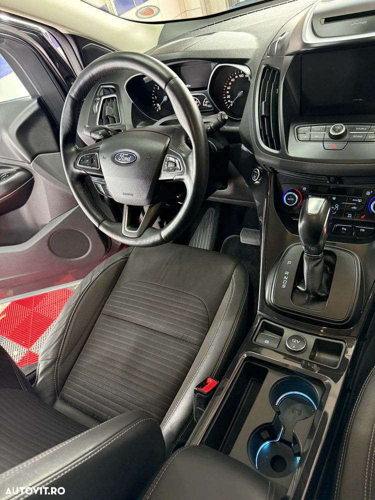 Ford Kuga 2.0 TDCi 4WD Powershift Titanium - 14