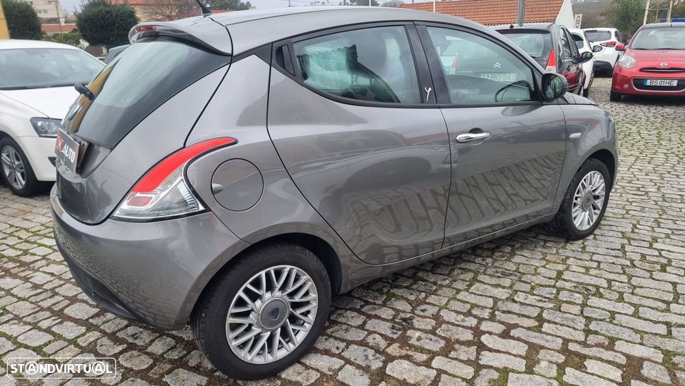 Lancia Ypsilon 1.2 S&S Platinum - 4