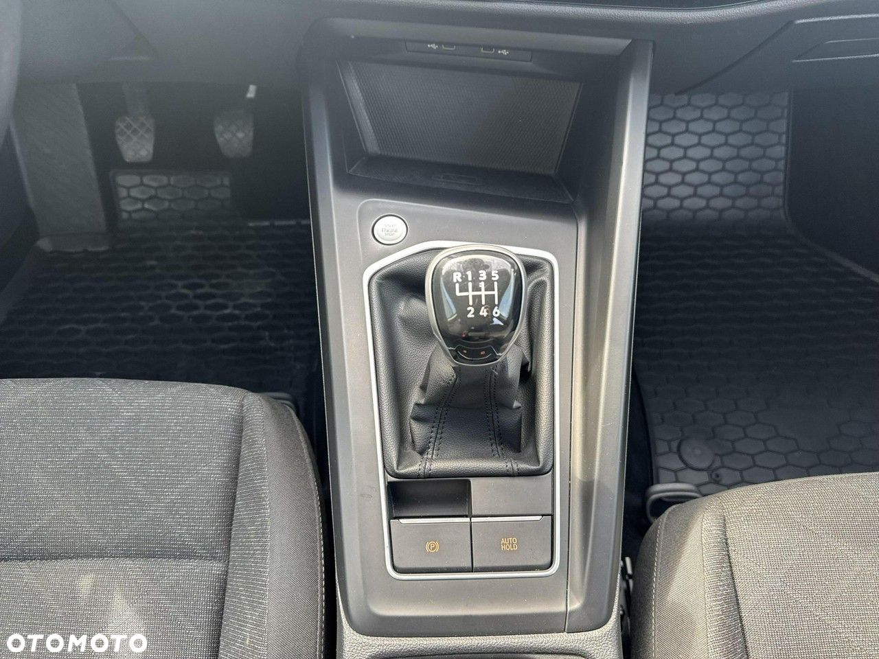 Volkswagen Golf VIII 1.5 TSI EVO Life - 24