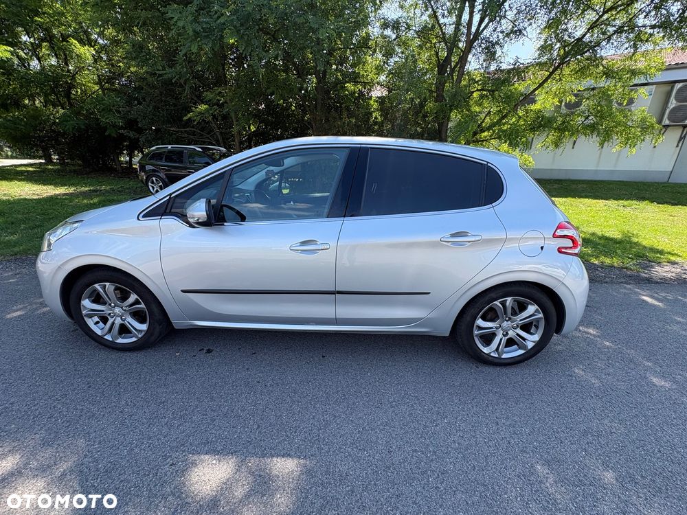 Peugeot 208 1.2 VTi Allure - 6