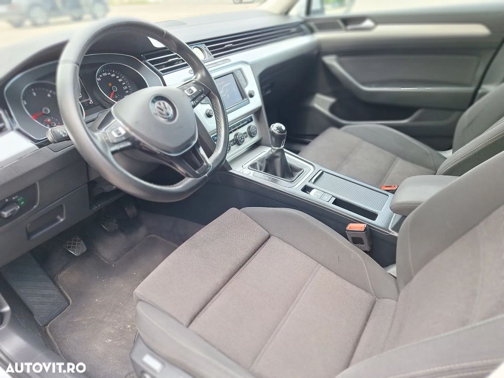 Volkswagen Passat 2.0 TDI (BlueMotion Technology) Highline - 14