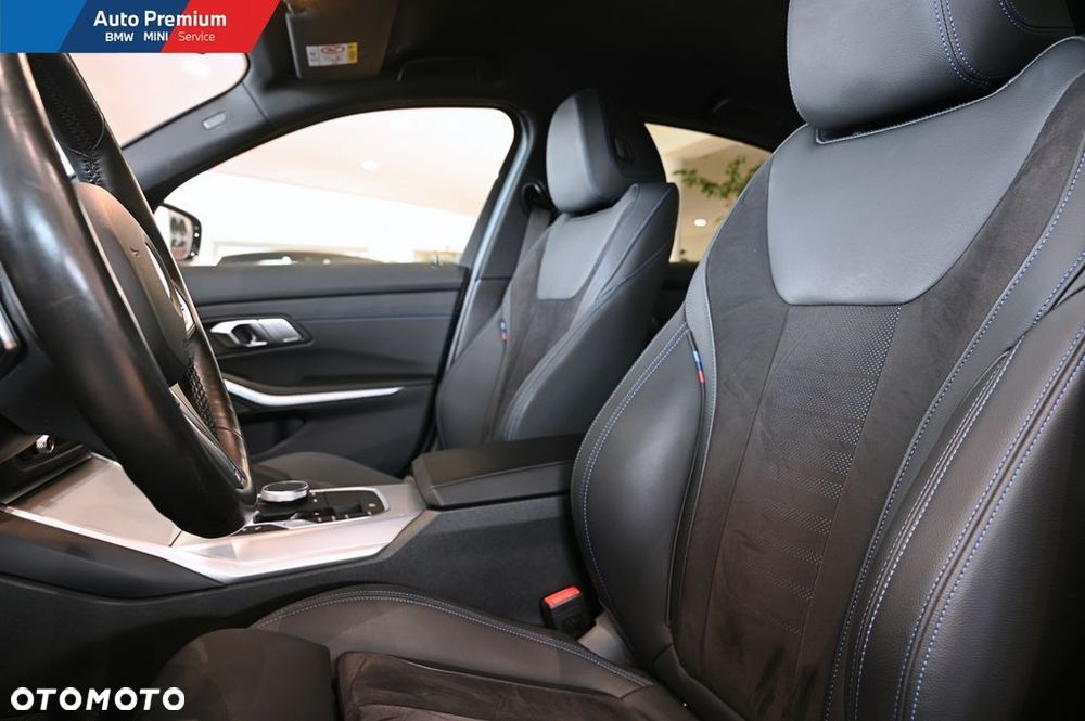 BMW Seria 3 320d xDrive mHEV - 11