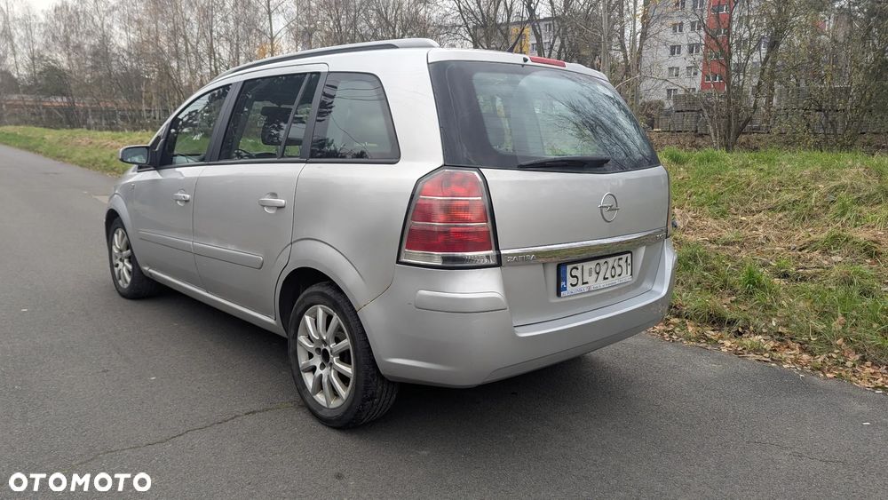 Opel Zafira 1.9 CDTI - 4