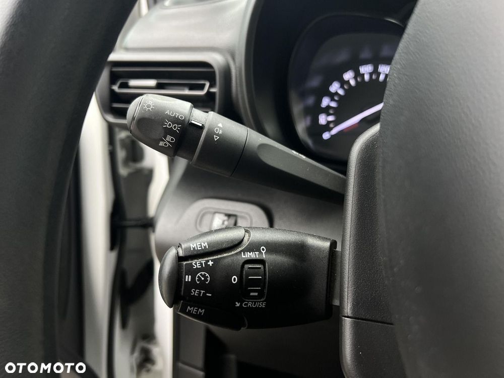 Toyota Proace City Verso 1.5 D-4D Combi - 22