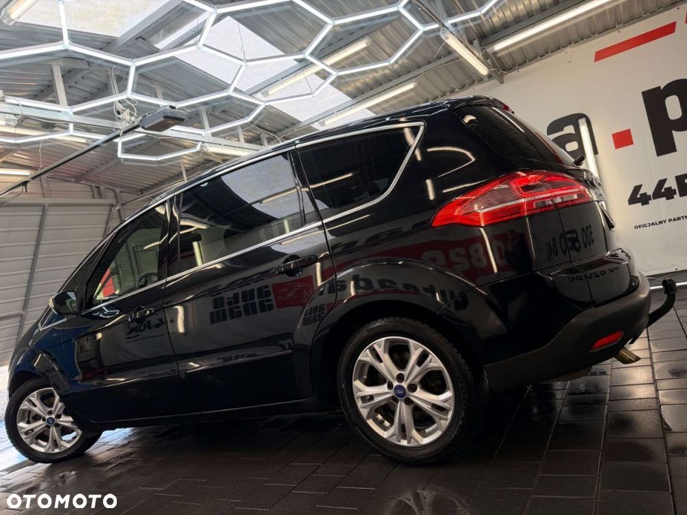 Ford S-Max - 13