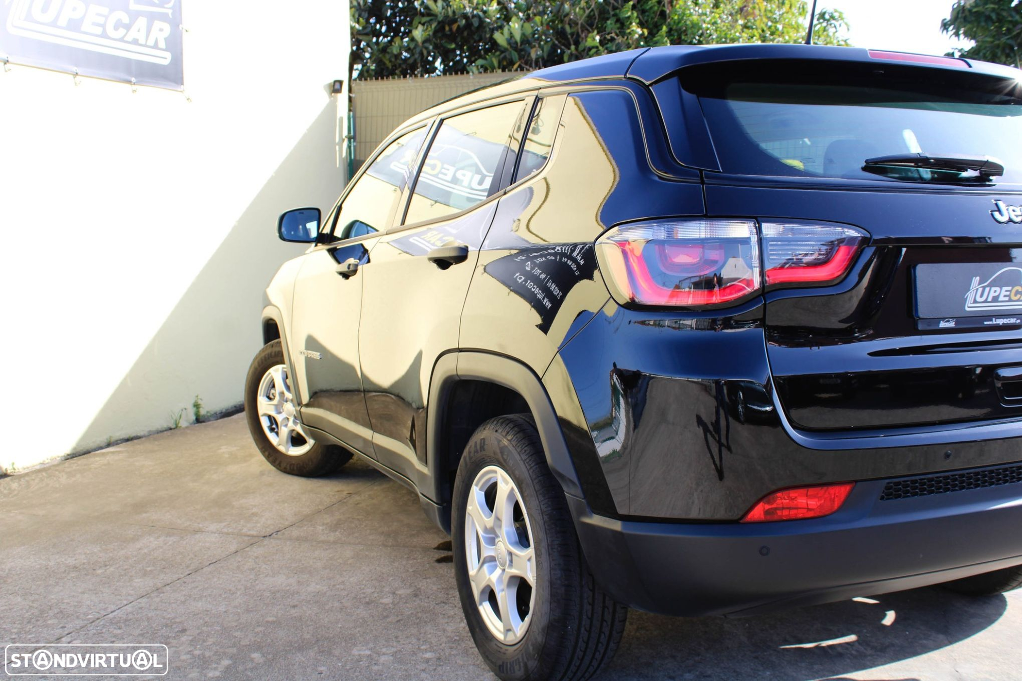 Jeep Compass 1.3 T Sport - 18