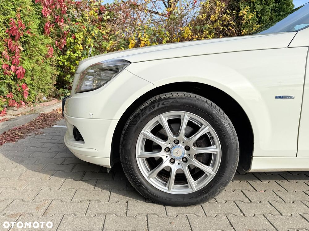 Mercedes-Benz C-Class 2010 photo 3