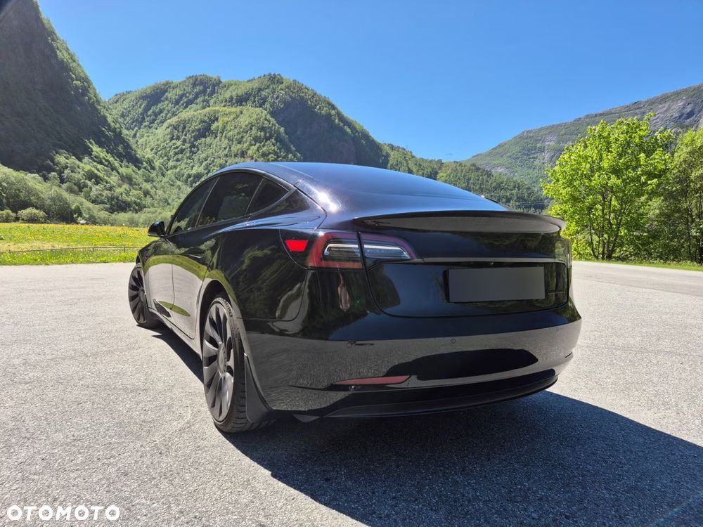 Tesla Model 3 Langstreckenbatterie Allradantrieb Dual Motor Performance - 6