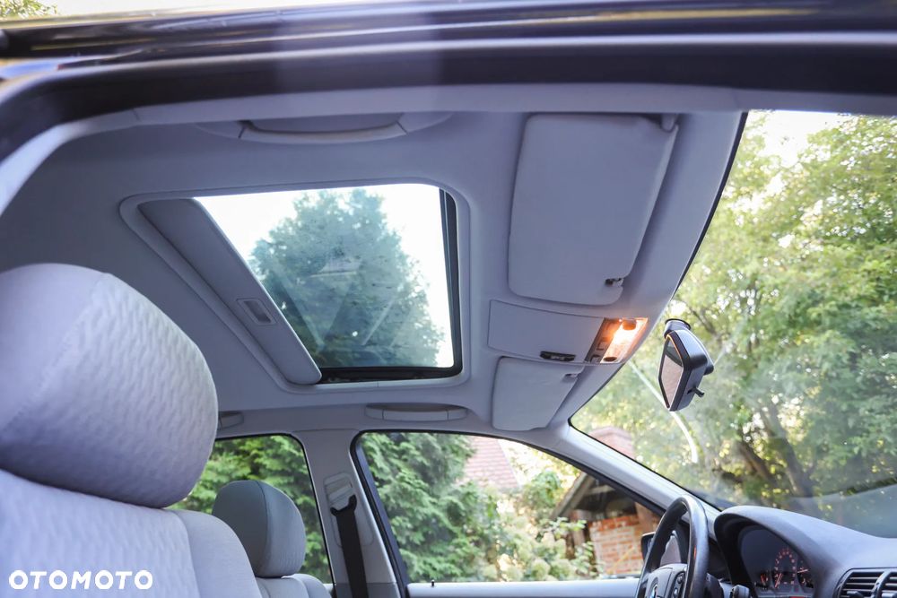 BMW Seria 3 323i - 25