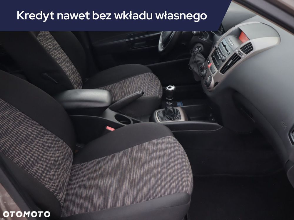 Kia Ceed - 11