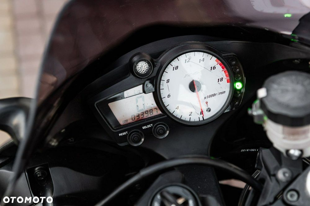 Yamaha R6 - 8