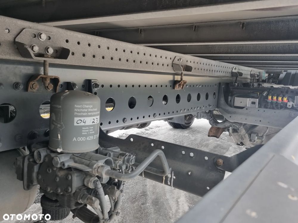 Mercedes-Benz 1527 - 8