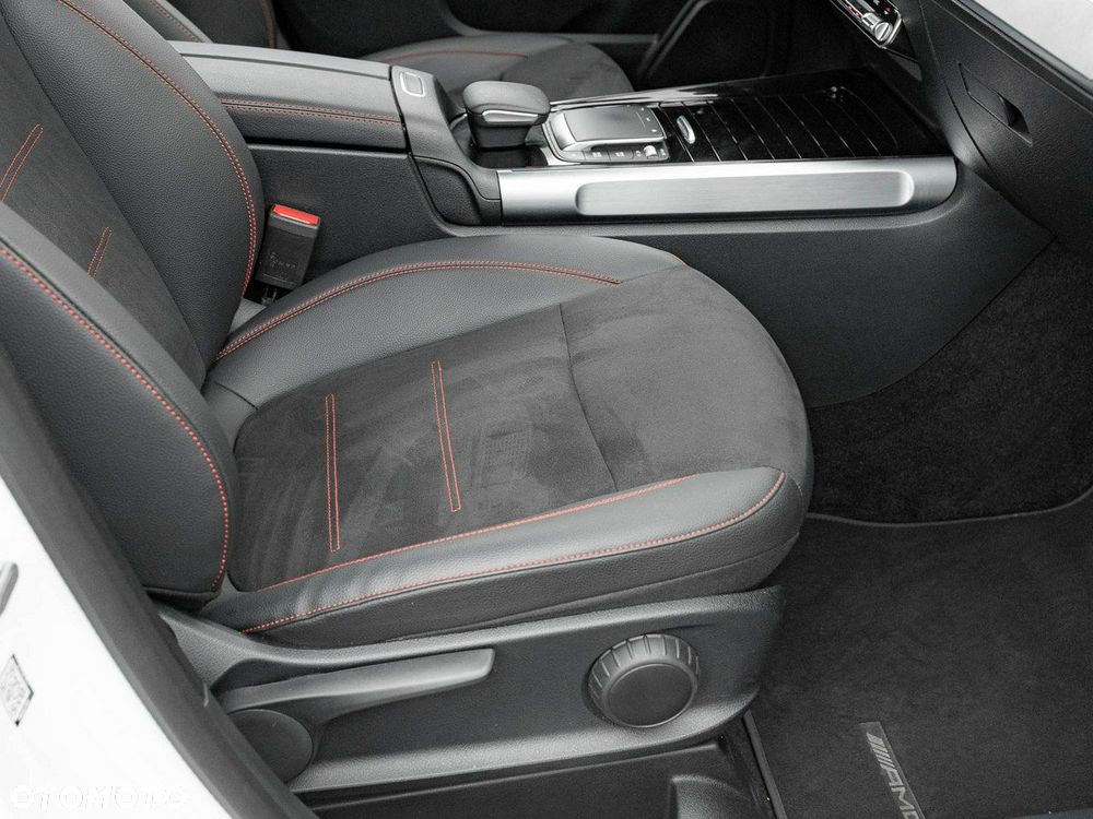 Mercedes-Benz GLB - 31