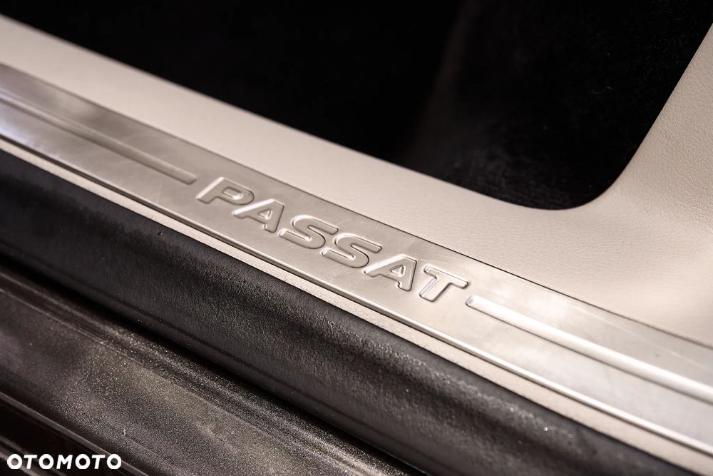 Volkswagen Passat 2.0 TDI 4Mot Highline DSG - 22