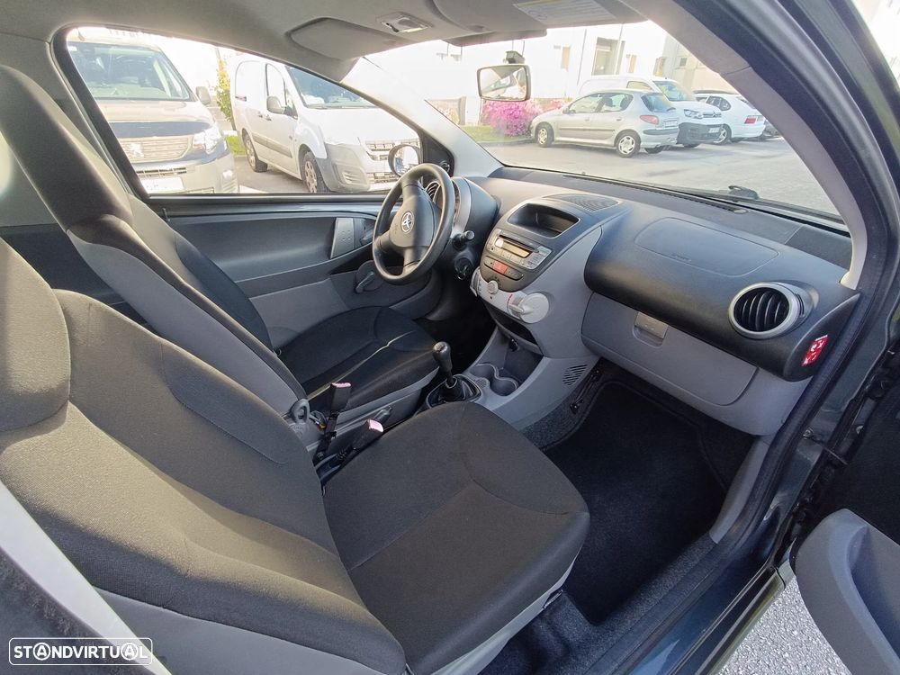 Toyota Aygo City - 5